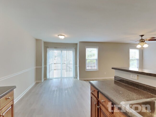 Building Photo - 401 Parrish Hill