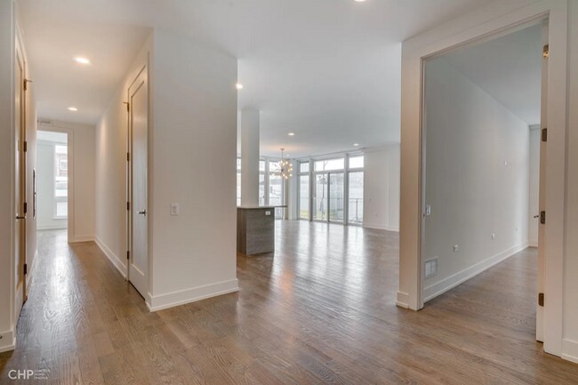 Foto del edificio - 236 S Racine Ave