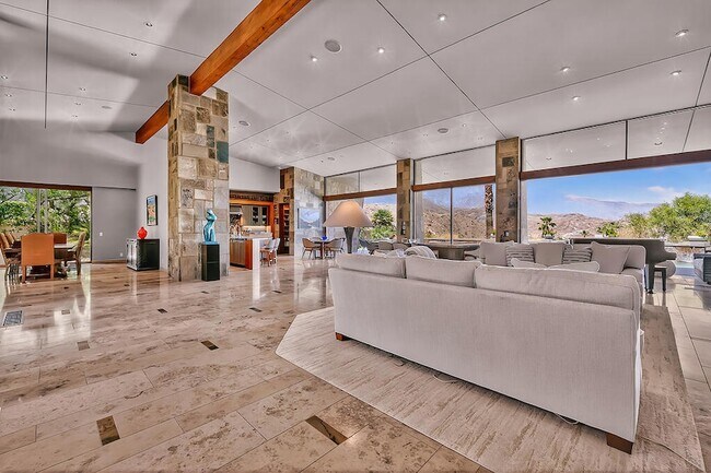 Foto del edificio - 9 Rockcrest