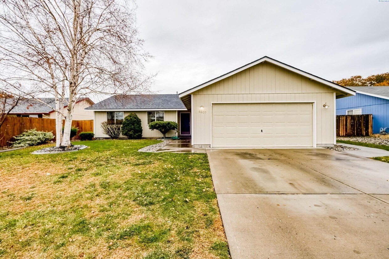 Primary Photo - Nice Home!
