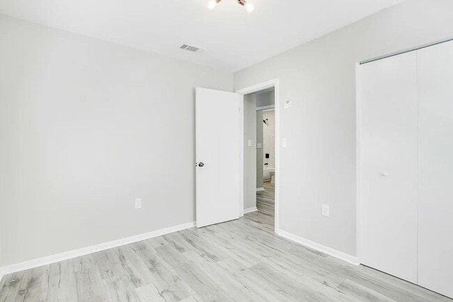 Building Photo - 434 Gaylin Ct