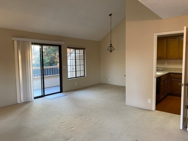 Foto del edificio - 1355 Greenwich Ct