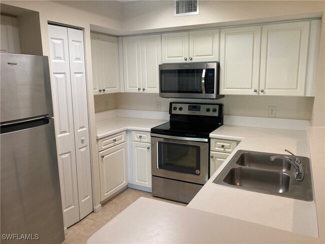 Building Photo - 1210 Wildwood Lakes Blvd