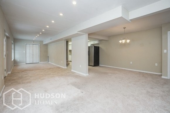 Building Photo - 430 Hemlock Rd