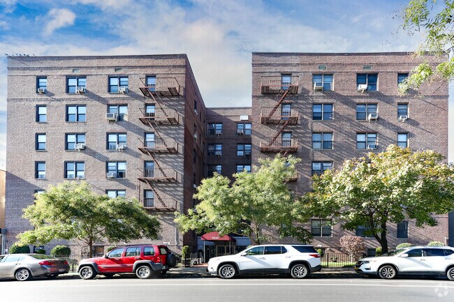 Foto del edificio - 9040 Fort Hamilton Pkwy