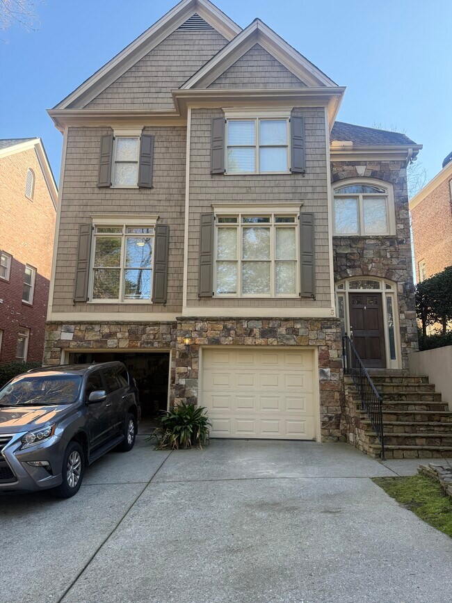 Foto del edificio - 2745 Lenox Rd NE