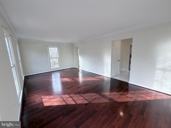 Foto del edificio - 5900 Parenham Way