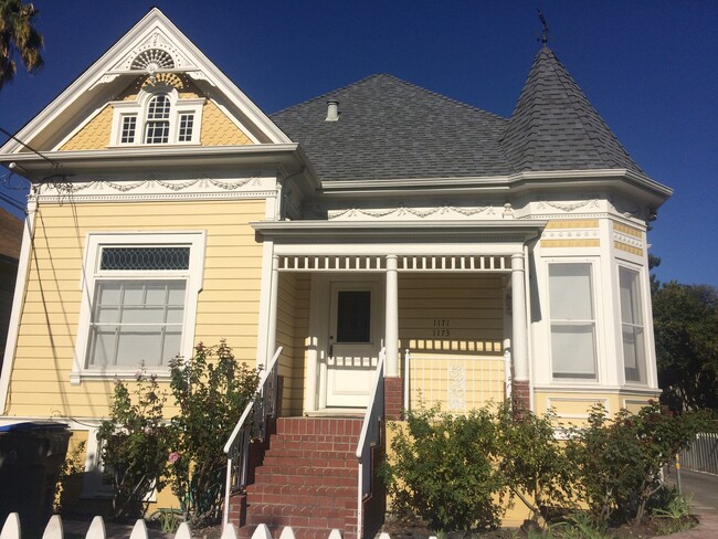 Victorian Duplex 1 bedroom Rose Garden - 1171 Hester Ave