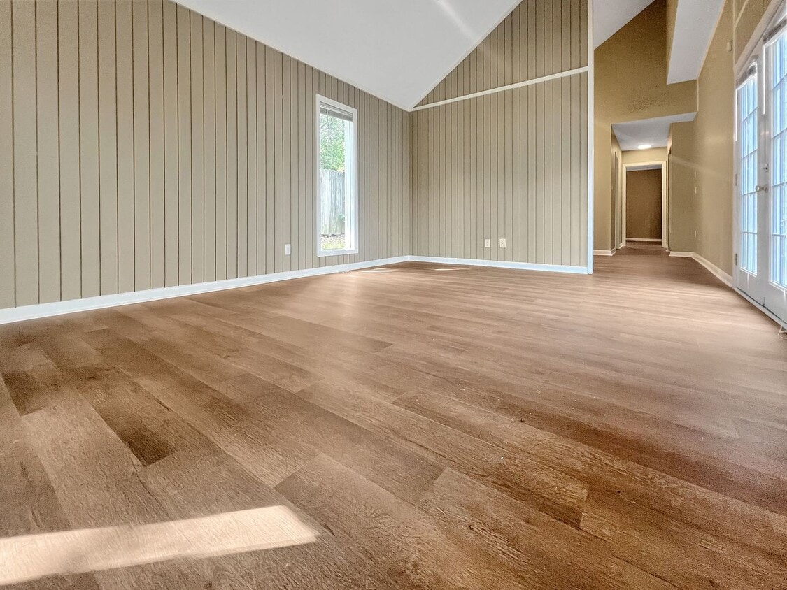 Primary Photo - For Rent – 3 Bed / 2 Bath Home