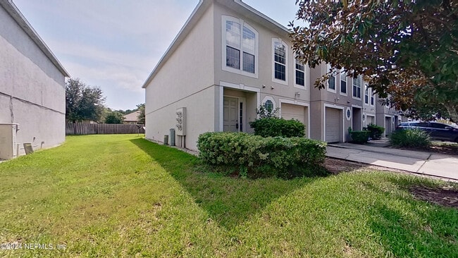 Foto del edificio - 11859 Lake Bend Cir