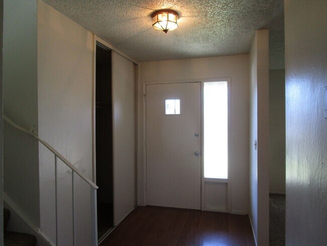 Foto del edificio - 404 Coot Ln