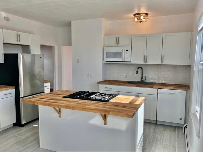 Building Photo - 44 Woodbine St