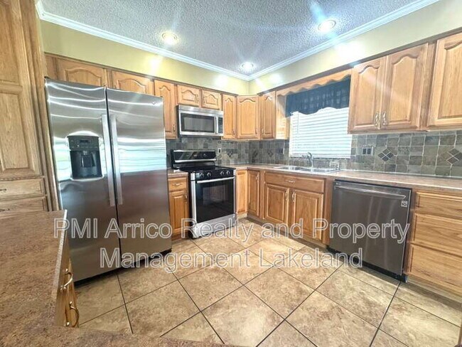 Building Photo - 1653 Lagoon Pl