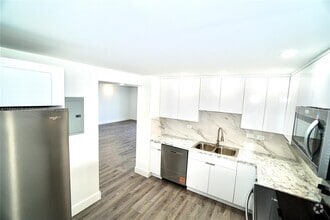 Building Photo - 2750 NE 183rd St