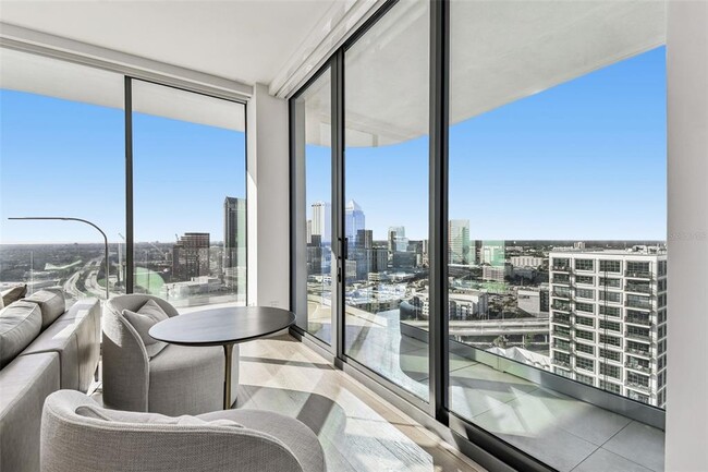 Foto del edificio - 1000 Water St