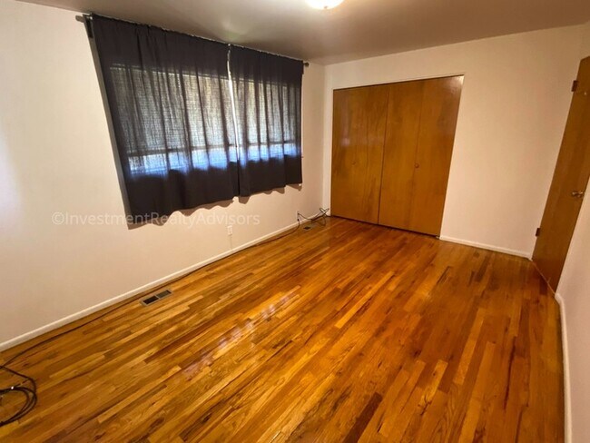 Foto del edificio - 646 E 1700 S