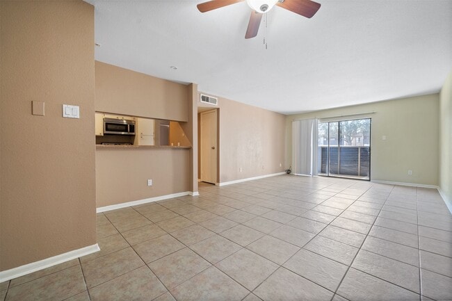 Foto del edificio - 3055 Walnut Bend Ln