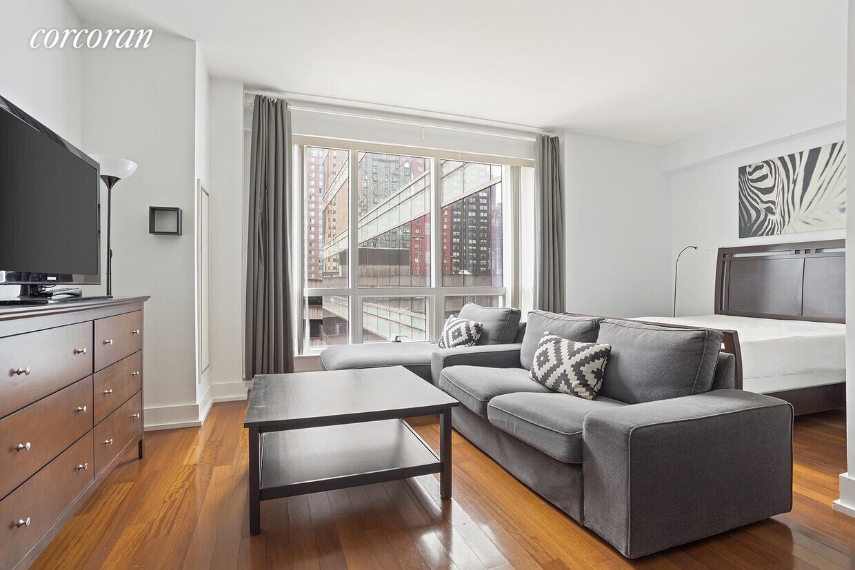 Primary Photo - 350 W 42nd St