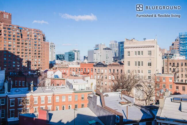 Foto del edificio - 290 W 12th St