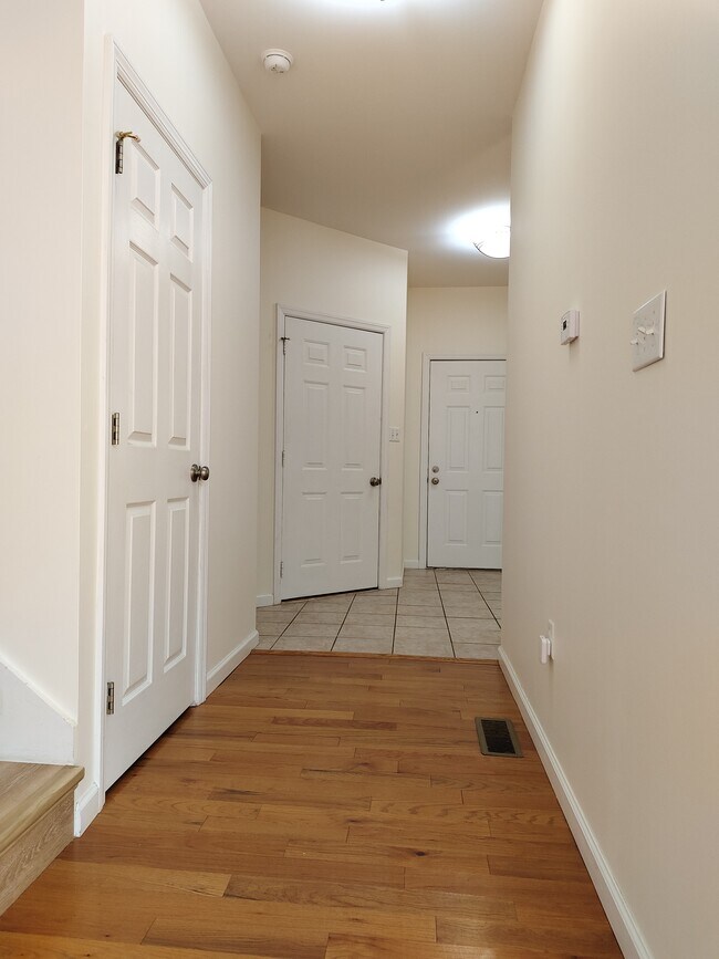 Building Photo - 1460 Blue Course Dr