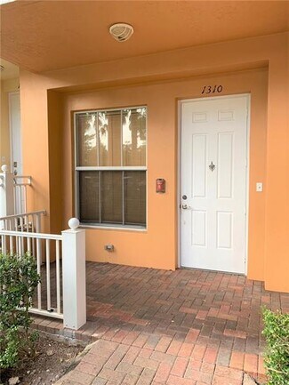 Building Photo - 1310 SW 3rd Ct