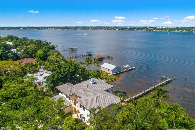 Foto del edificio - 4 br, 3.5 bath House - 8 Saint Lucie Ct