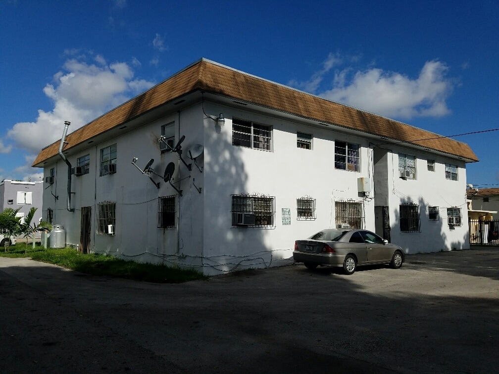 Building Photo - 3121 NW 22nd Ave