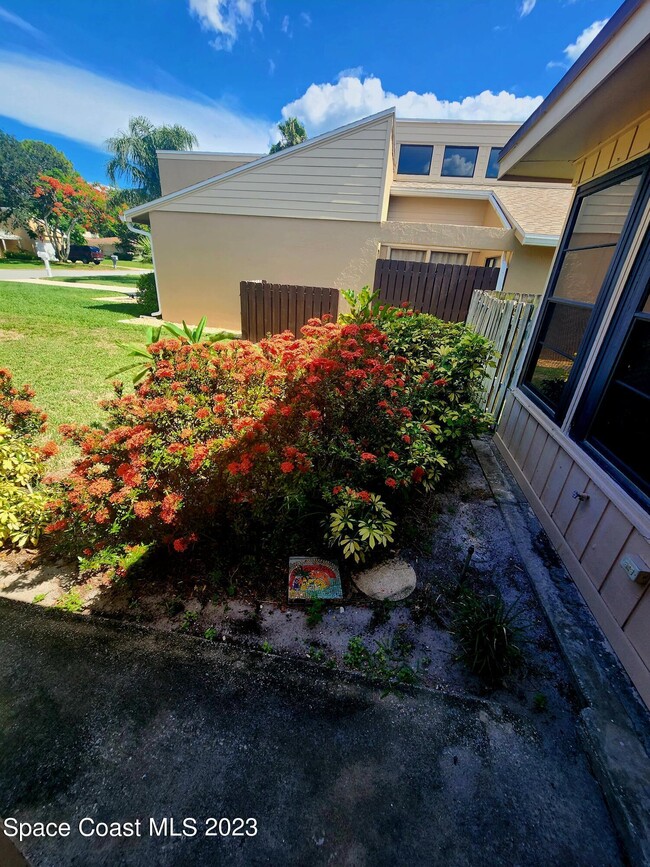 Foto del edificio - 230 Applewood Cir