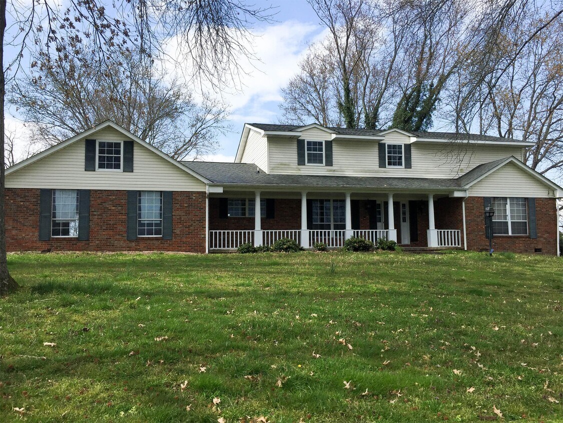 Primary Photo - 3003 Sevierville Rd