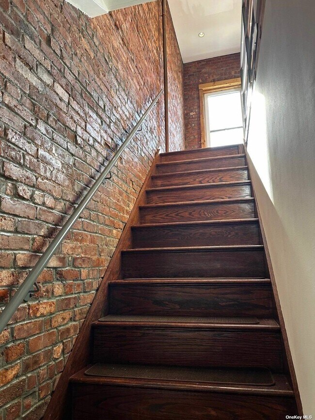 Foto del edificio - 66-09 Hull Ave