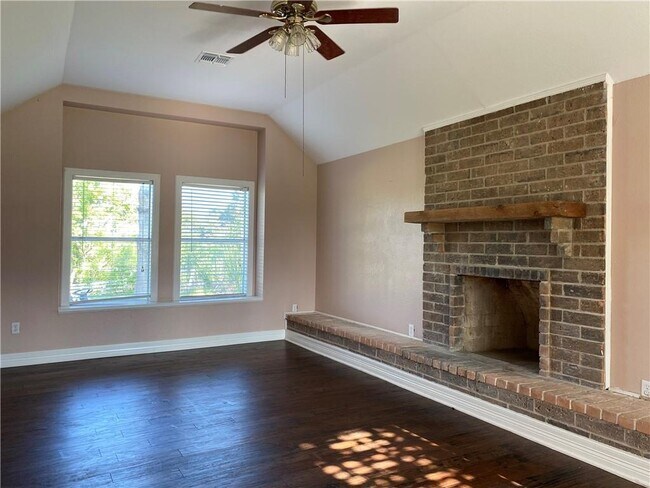 Building Photo - 4107 TX-35