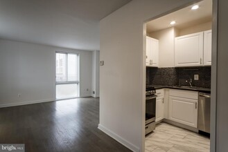 Building Photo - 301 I St SW