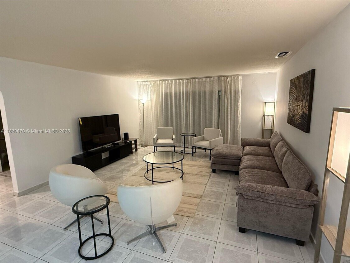 Foto principal - 301 186th St