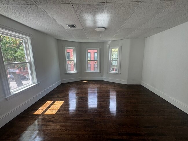 Building Photo - 25 Wyman St