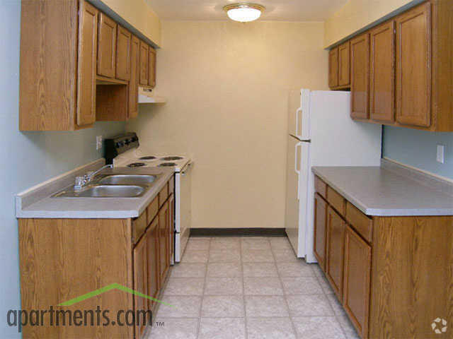 Cocina - Forestview Ct. Apartments