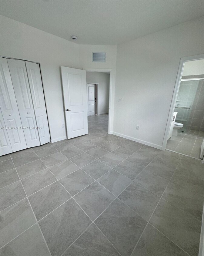 Foto del edificio - 2923 SE 23rd Ave