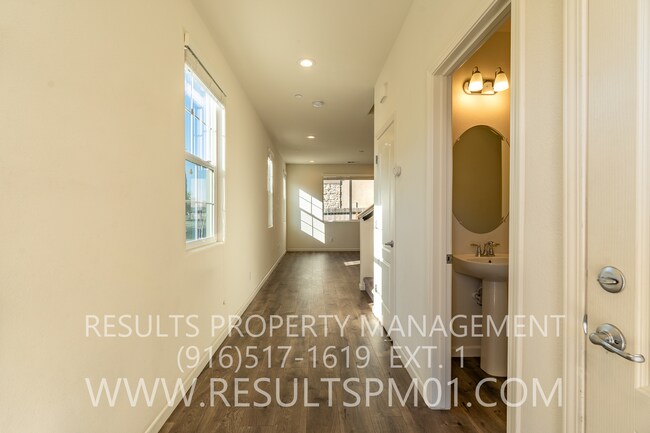 Building Photo - Stunning 3-Bedroom Home with Loft in Charm...