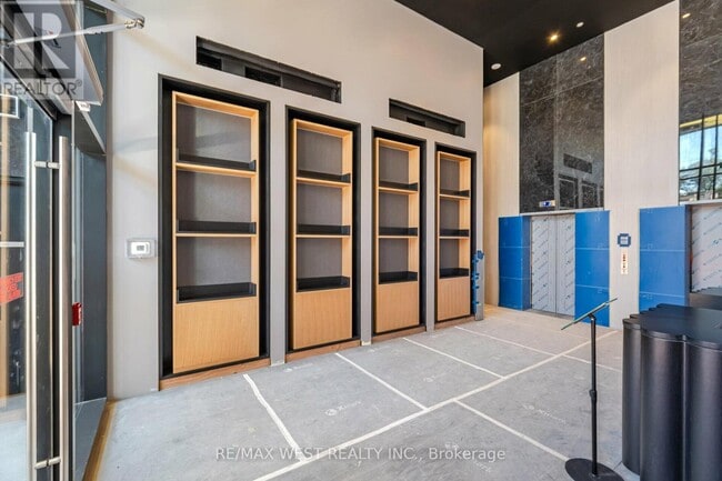 Building Photo - 195 McCaul St