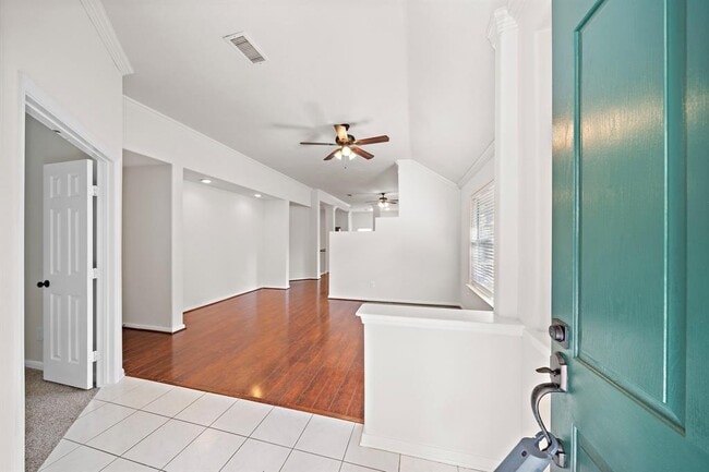 Building Photo - 38 Bayou Springs Ct