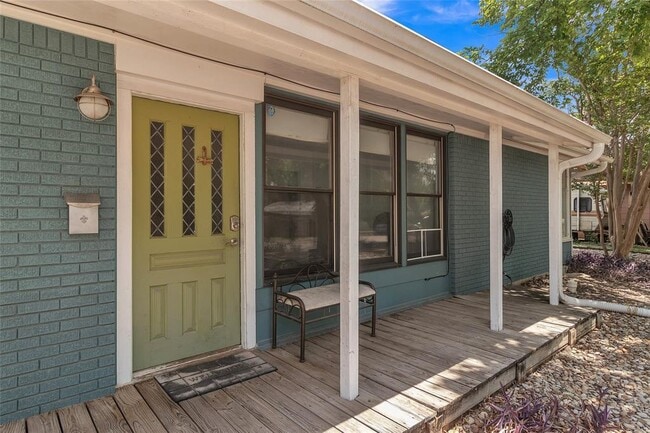 Building Photo - 1302 Ludlow Terrace