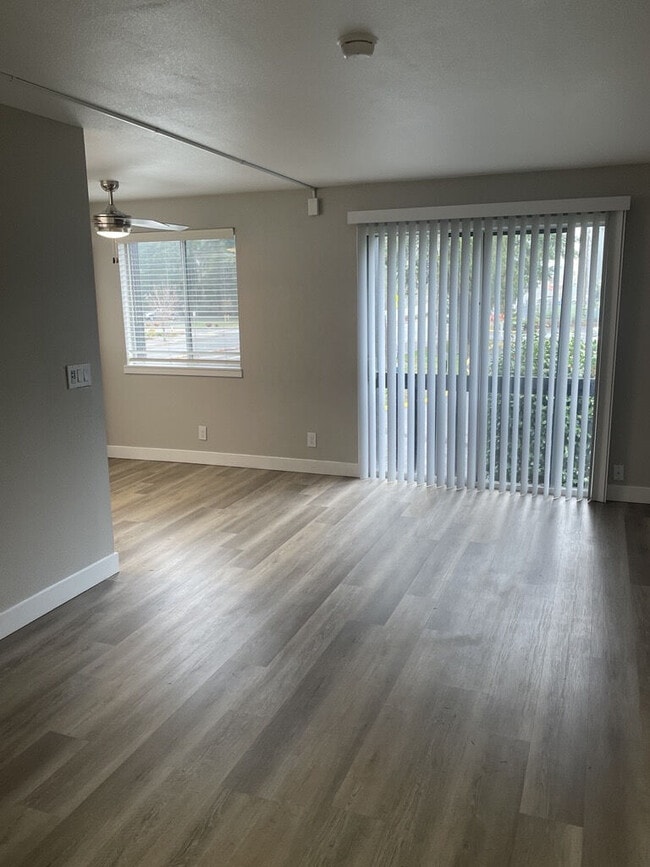 Interior Photo - Sherwood Gardens