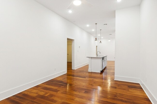 Building Photo - Single Family Modern Elegance in the Heart of Milan, New Orleans