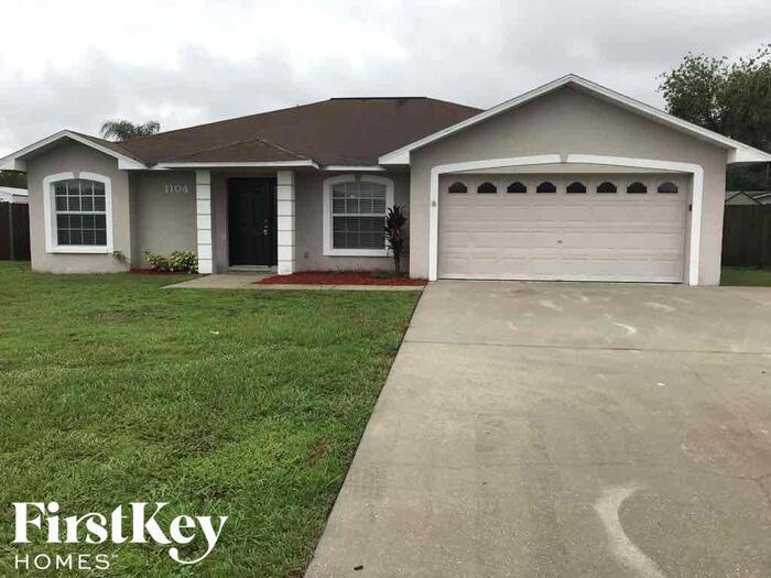 Primary Photo - 1104 Oak Pointe Pl