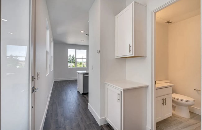 Building Photo - 1612 Tecado Dr