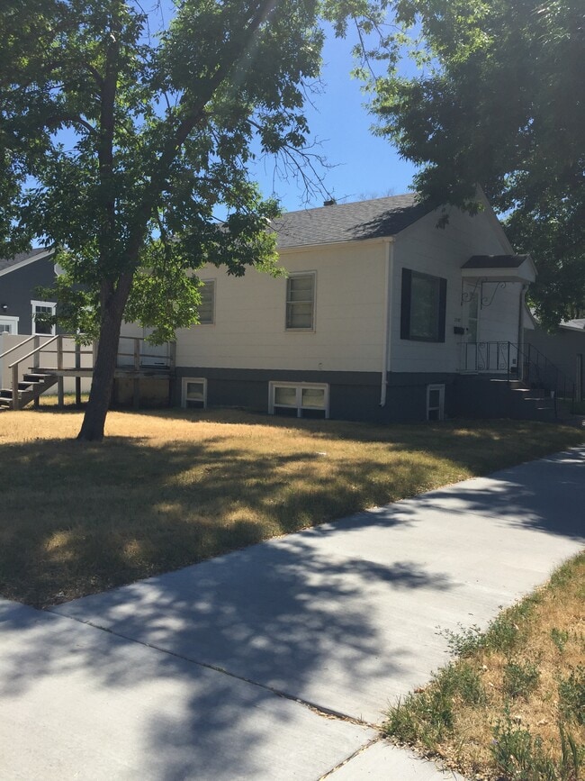 Building Photo - 2302 8th Ave N