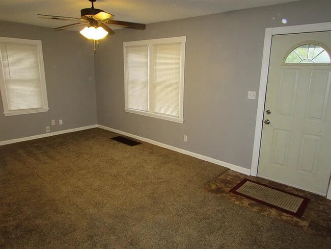 Foto del edificio - 2 bed 1 bath Home for rent