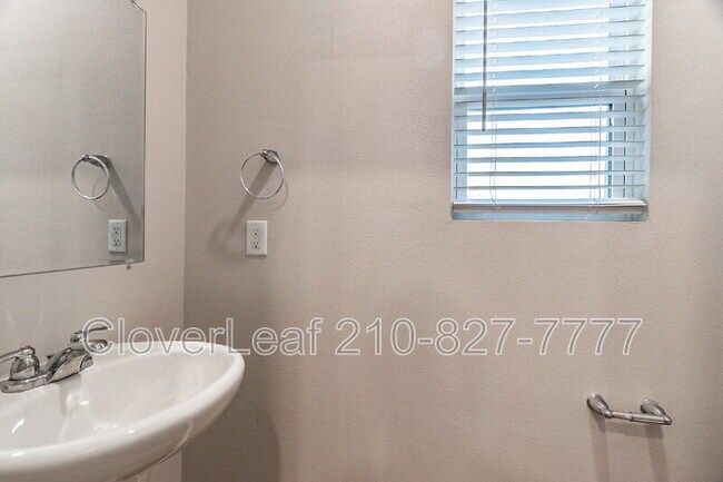 Foto del edificio - 7356 Misty Ridge Dr