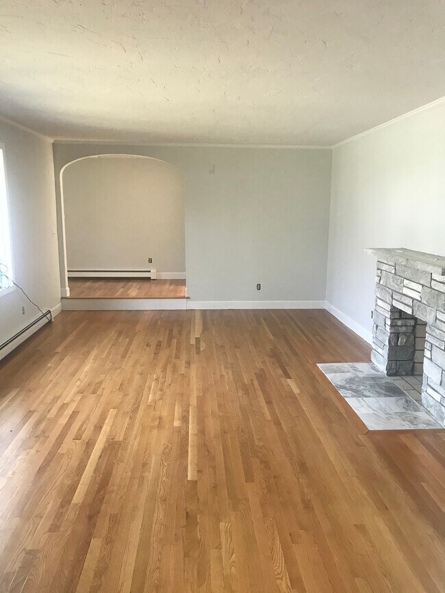 Sala de estar - 40 Countryside Ln