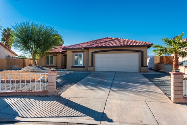 Foto del edificio - 72421 Julia Way