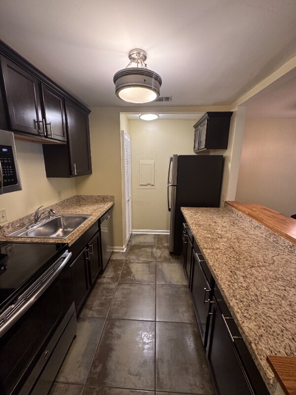 Foto del edificio - 518 E 7th St